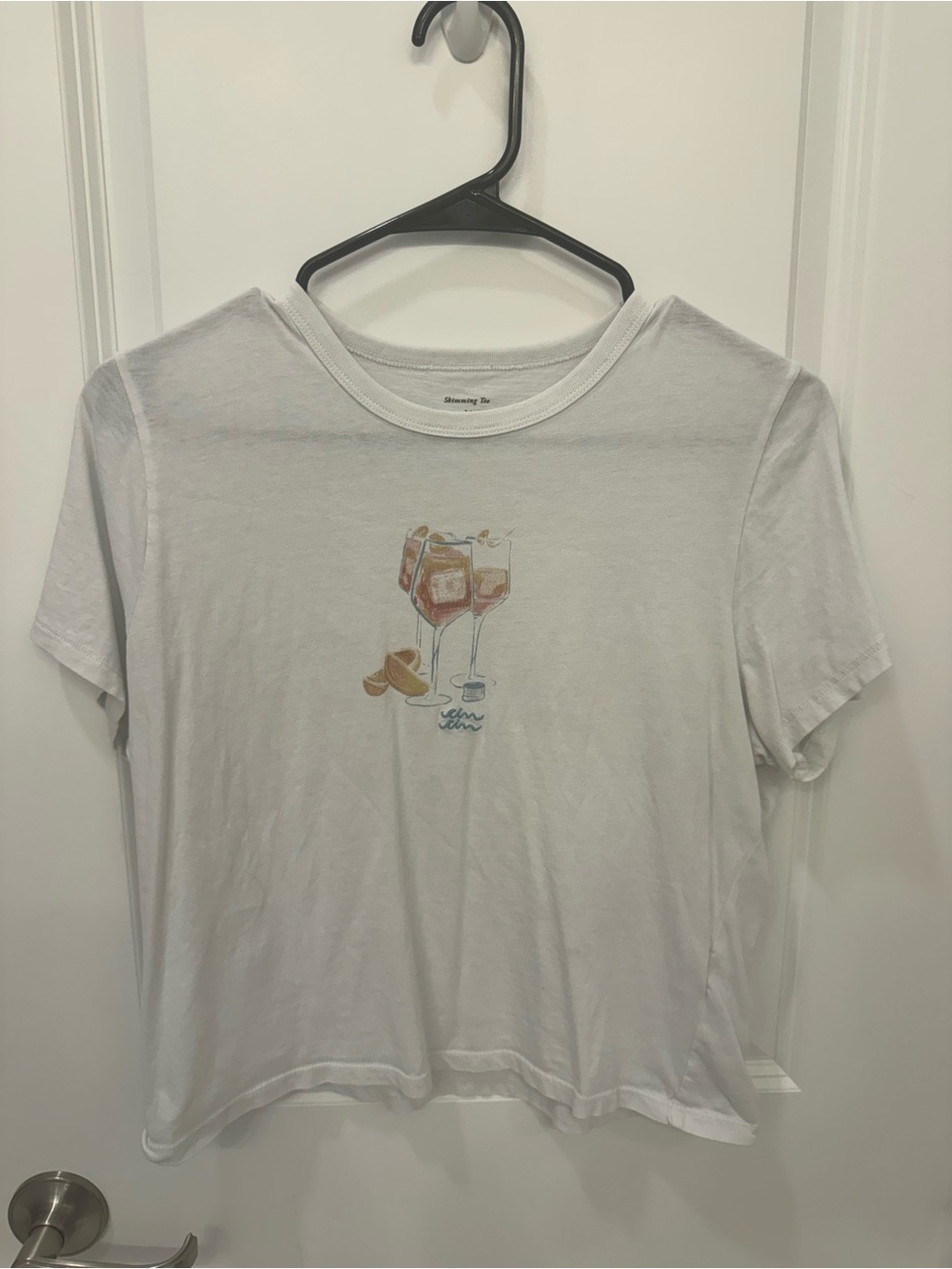 Abercrombie & Fitch White Short Sleeve Tee with Beach Drink Graphic
